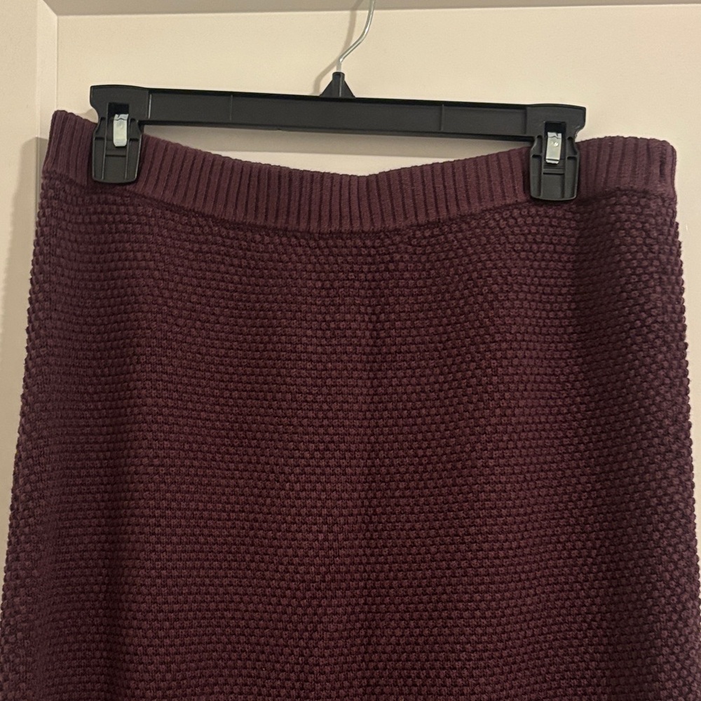 Chic Knit Pencil Skirt in Deep Purple size L 100% cotton